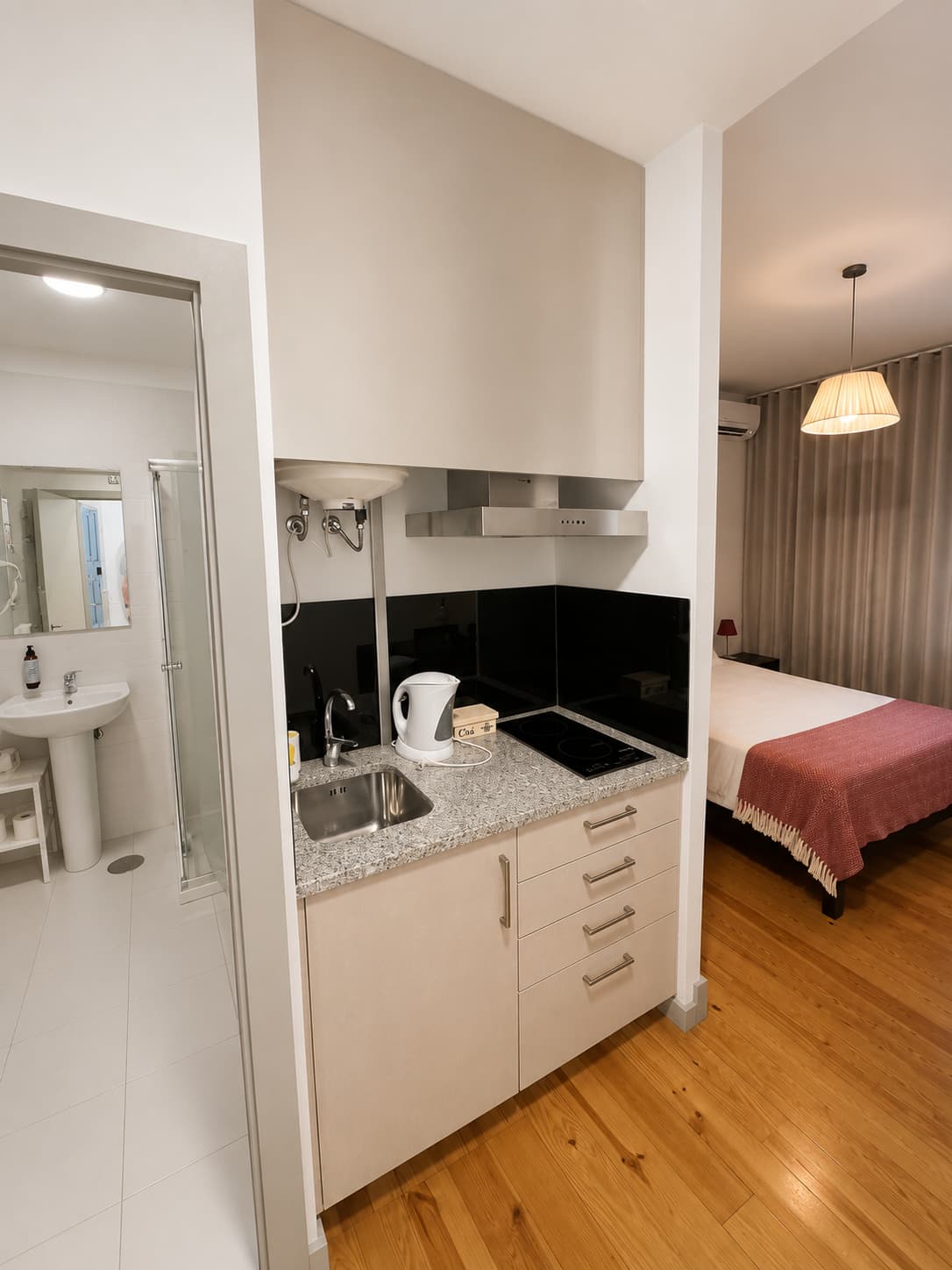 Kitchenette do quarto duplo Teresa de Leão em Guimarães