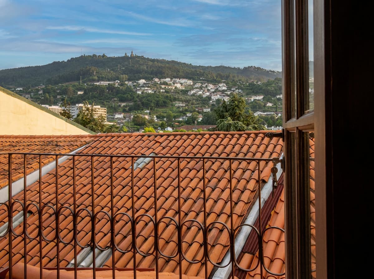 Vista para a Penha desde a Guest House Vimaranes