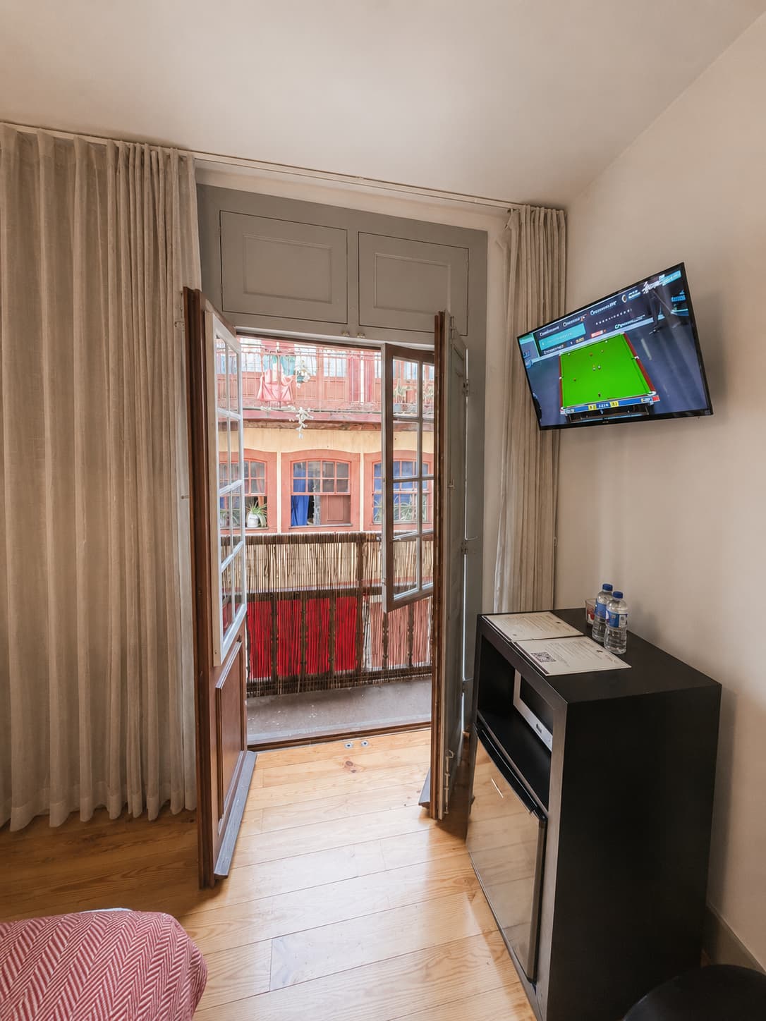 Quarto duplo Teresa de Leão com televisão em Guimarães