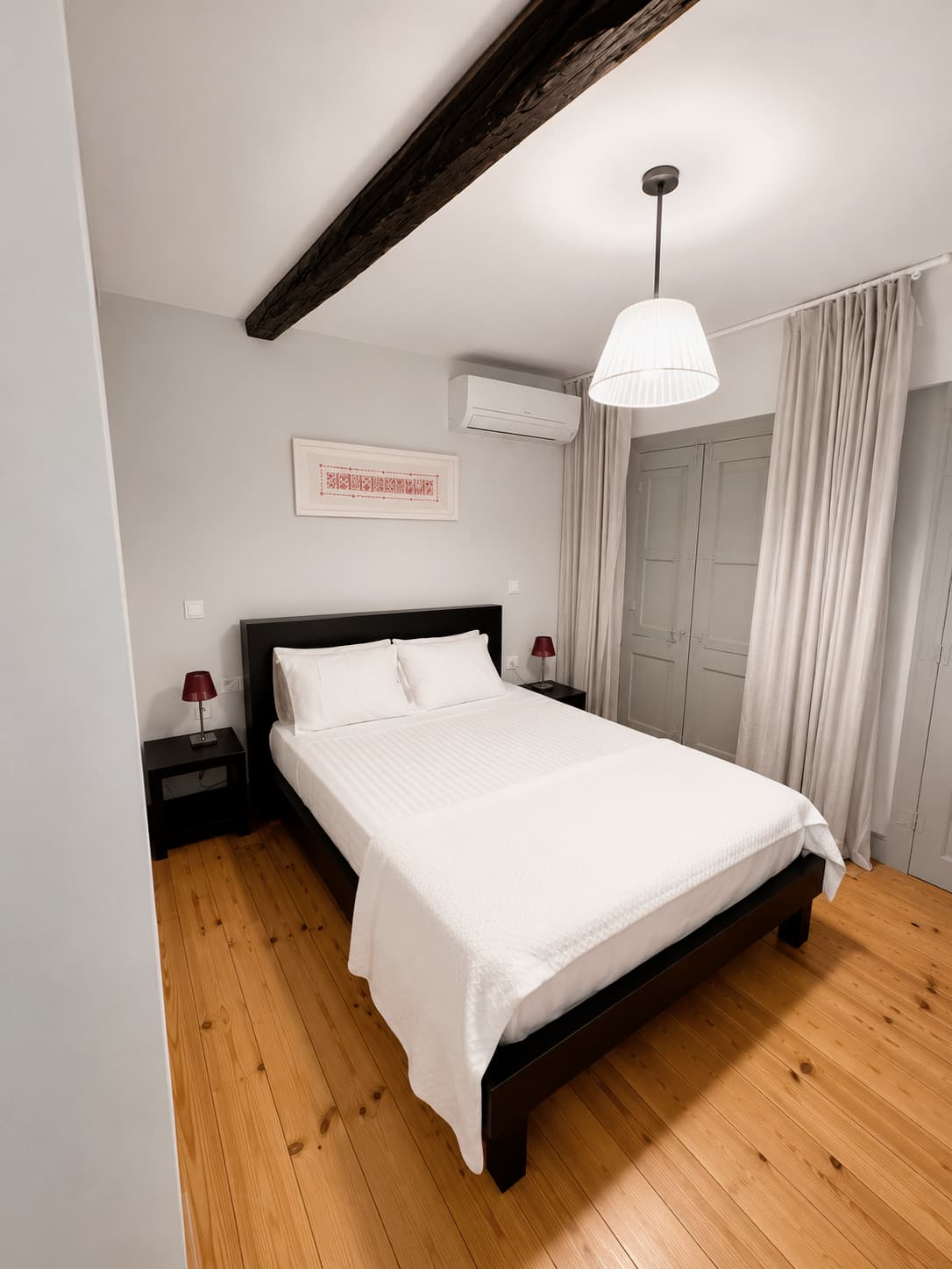 Quarto duplo com ar condicionado na Guest House Vimaranes em Guimarães